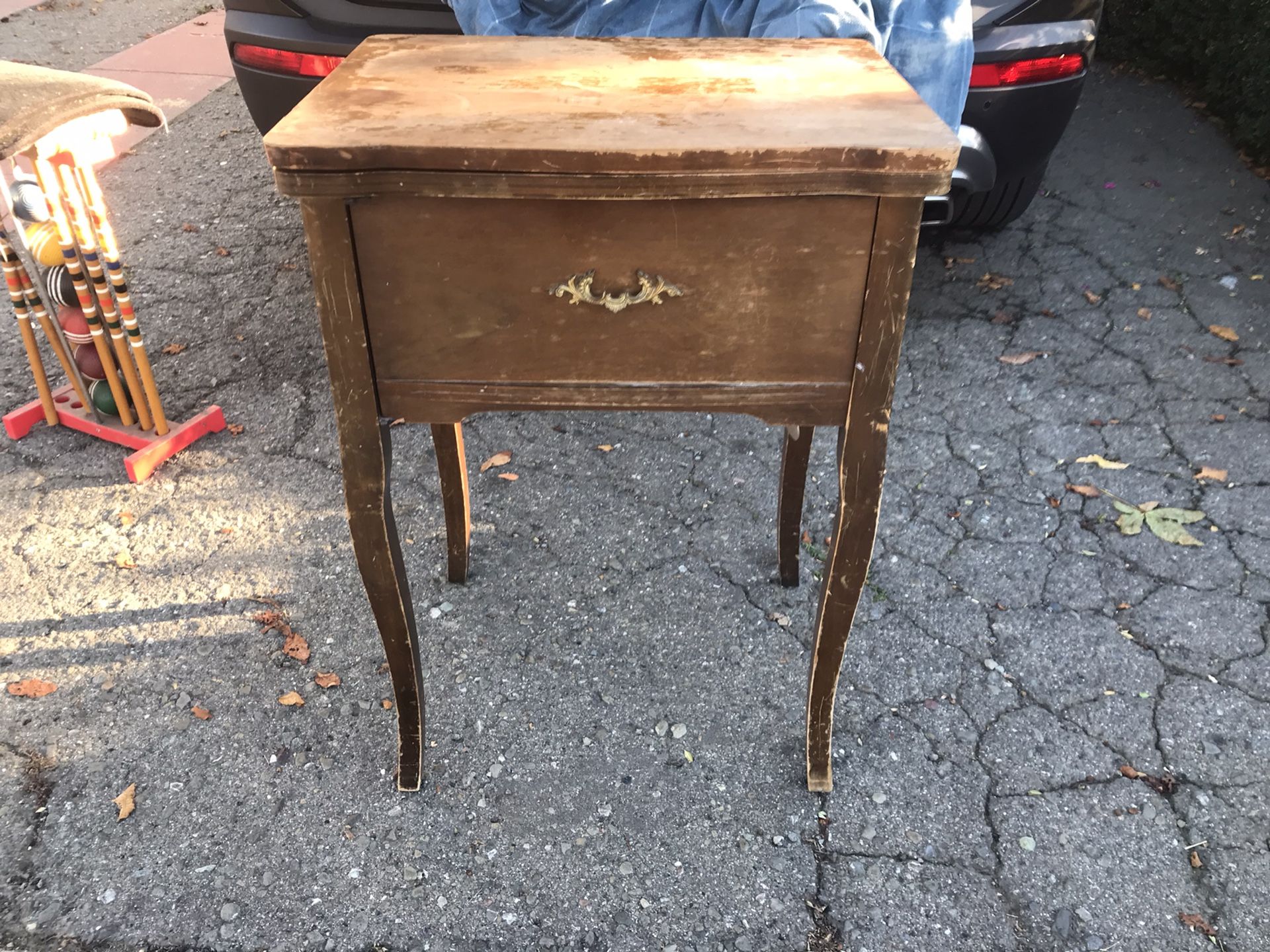 1950’s NELCO model A-1 Sewing Machine With Cabinet