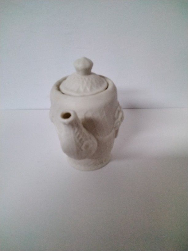 Very Cute Little Tea Pot .