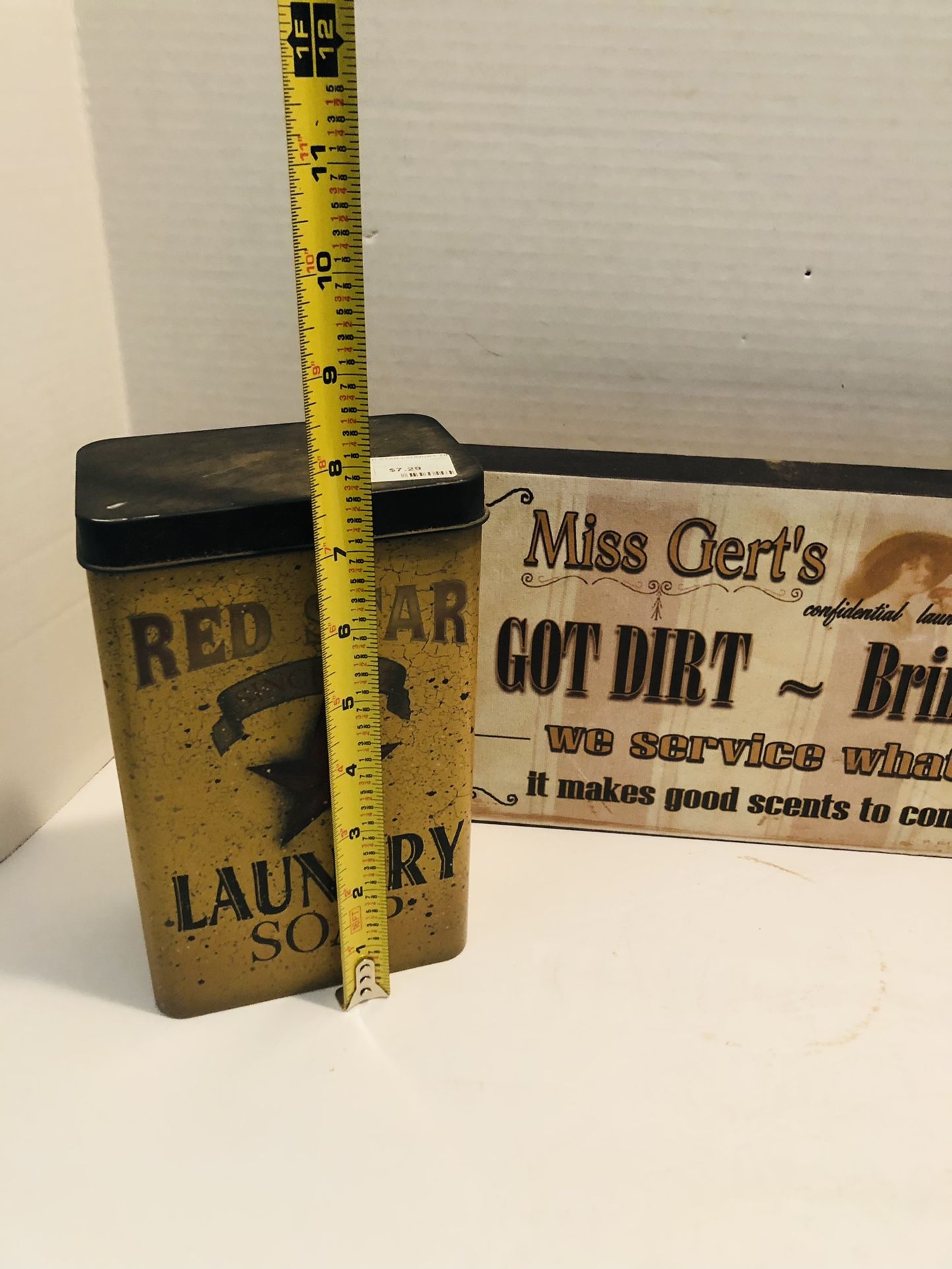 Laundry Room Decorations Excellent Condition