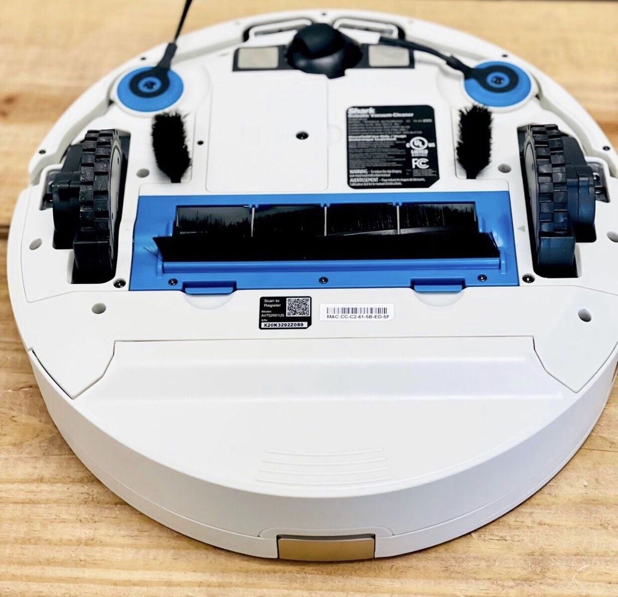 Shark AV752 ION Robot Vacuum, with Tri-Brush System, Wi-Fi Connected, 120min Runtime, Works with Alexa