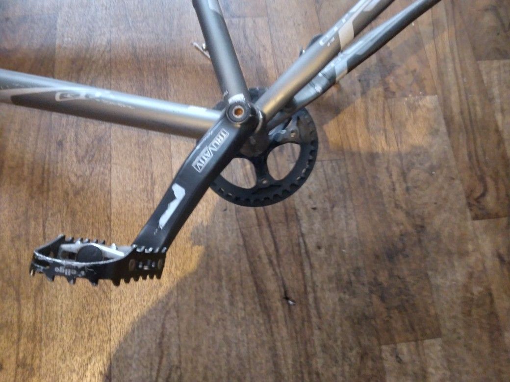 GT Zum Like New Frame Only Size Large
