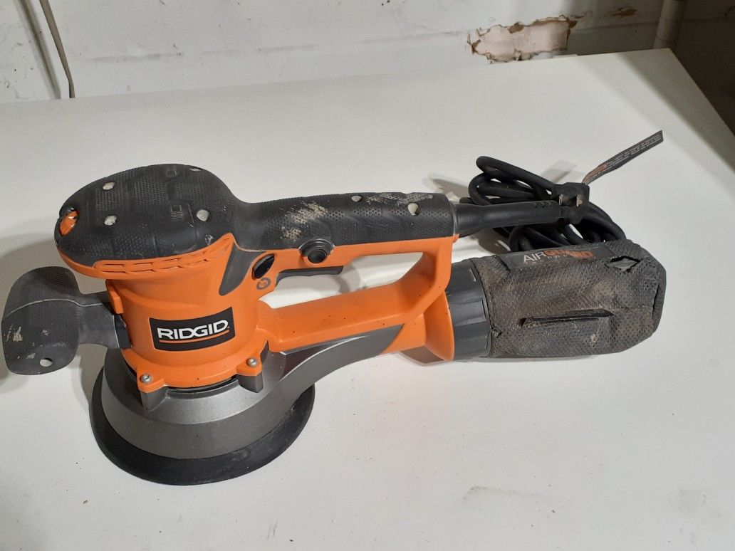 RIDGID R2611 ORBITAL SANDER