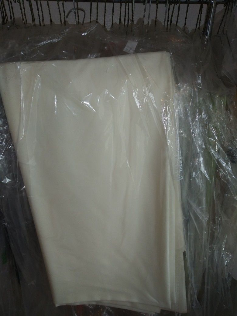 Round Ivory Tablecloths For Sale