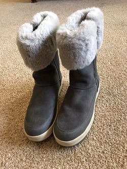 Women’s Fur Boots, Size 10, Ugg  Thumbnail