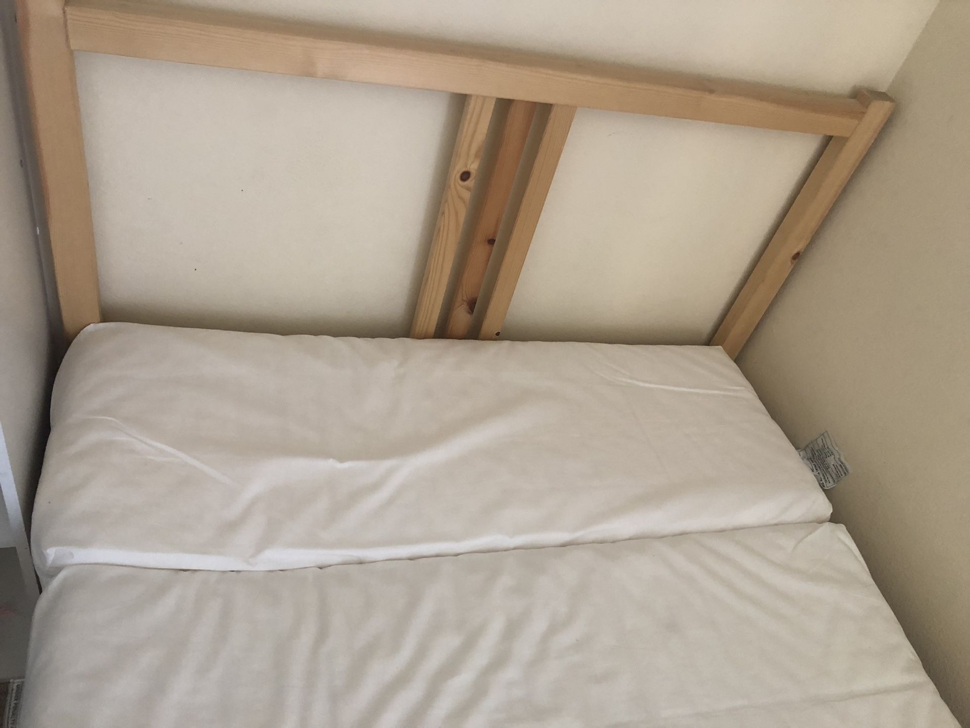 Twin Size Bed With Mattress