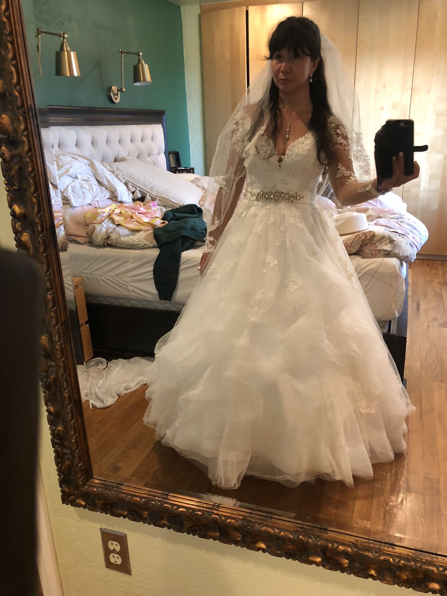 Wedding Dress - Essence Of Australia D2186 Sz 10 Fits Like 6/8