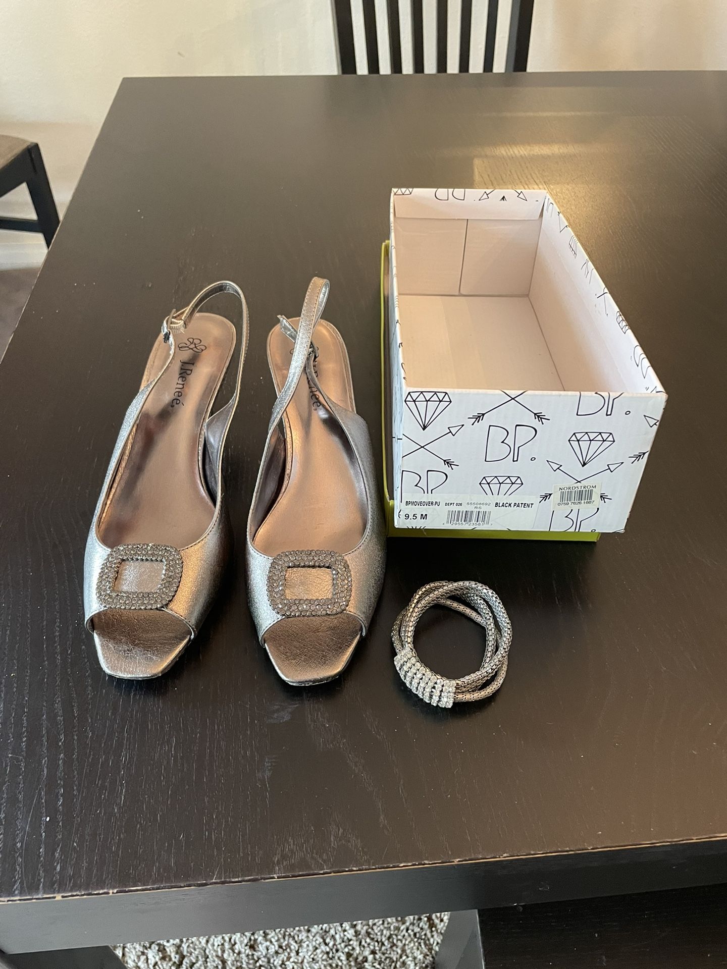 J Renee Silver Leather Shoes Size 9.5 With Matching Silver Bracelet