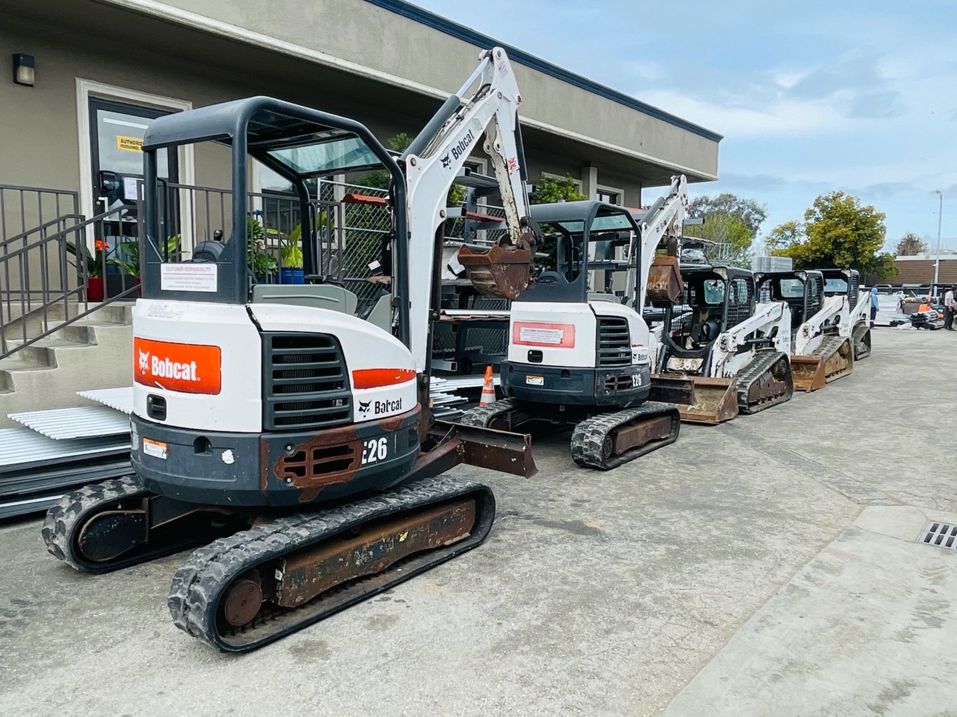 Bobcat Excavators And Skidsteers wheel And Track For sale