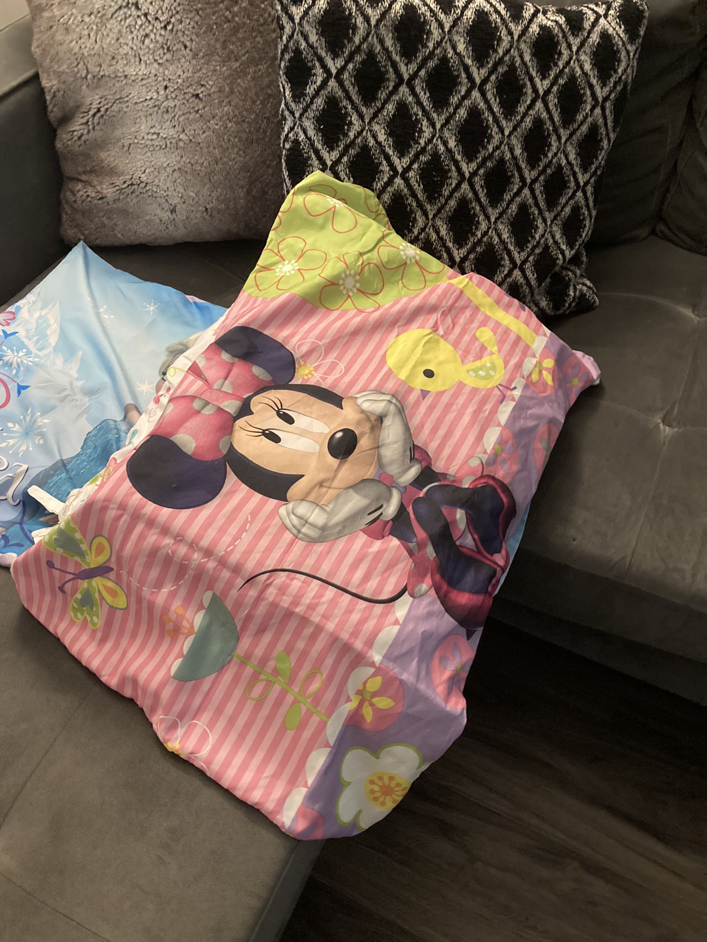 Kids Disney Comforters w/ Pillow cases