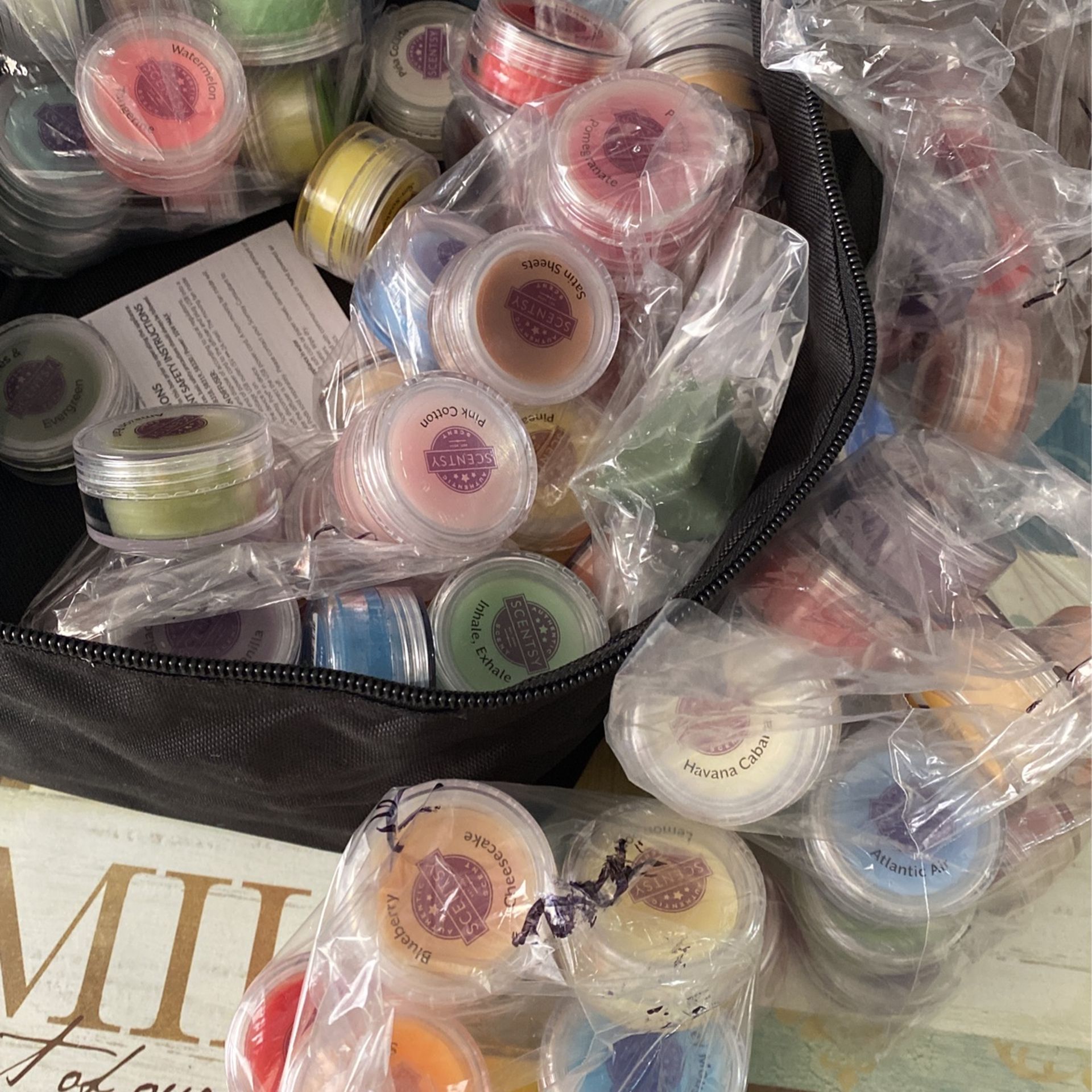 10 Scentsy Sample Scents !! QR Code Provided