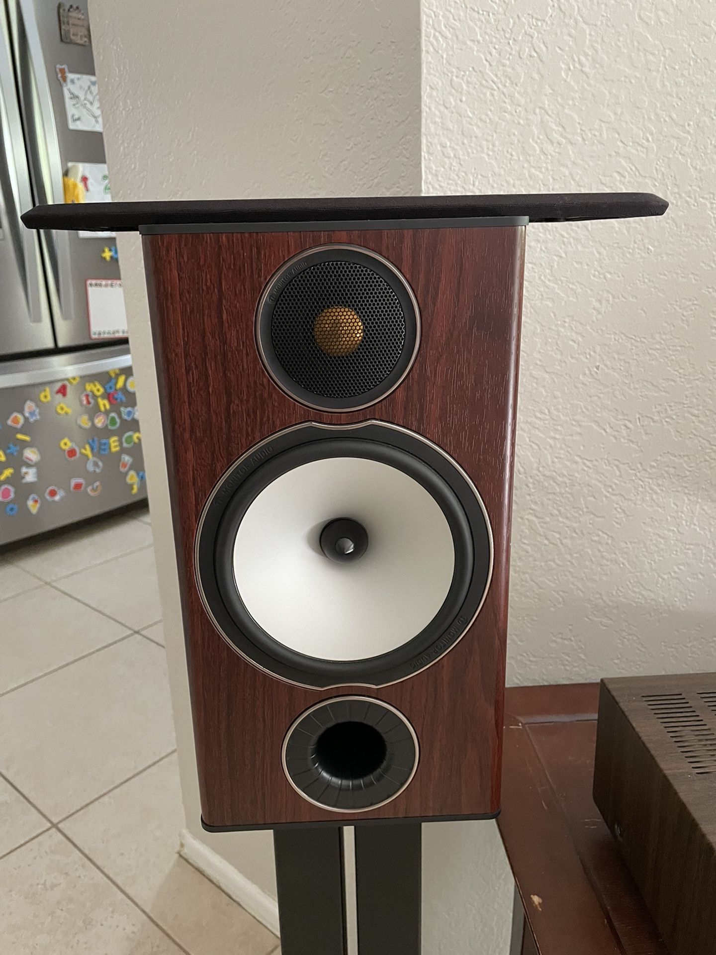 Marantz Stereo Receiver And Monitor Audio Speaker Set Up