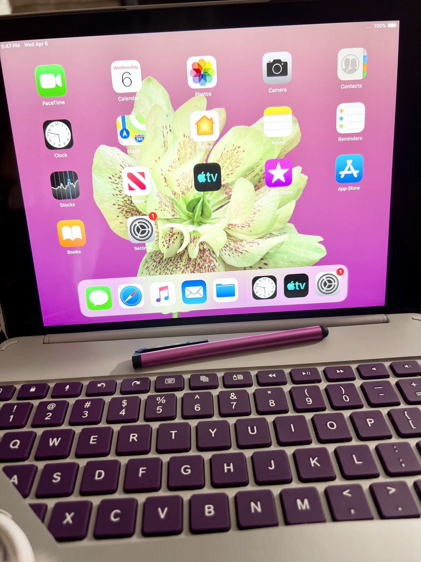 Apple iPad Air And New Keyboard  Case And More  GREAT GIFT 