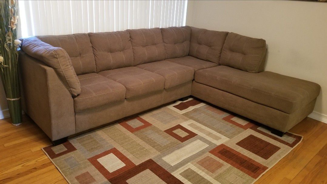 Sofa Sectional Great Condition Asking 450$