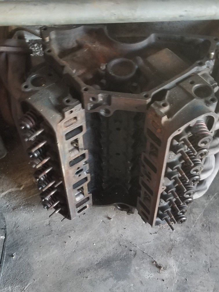 5.0 Liter V8 motor From A 90's Ford