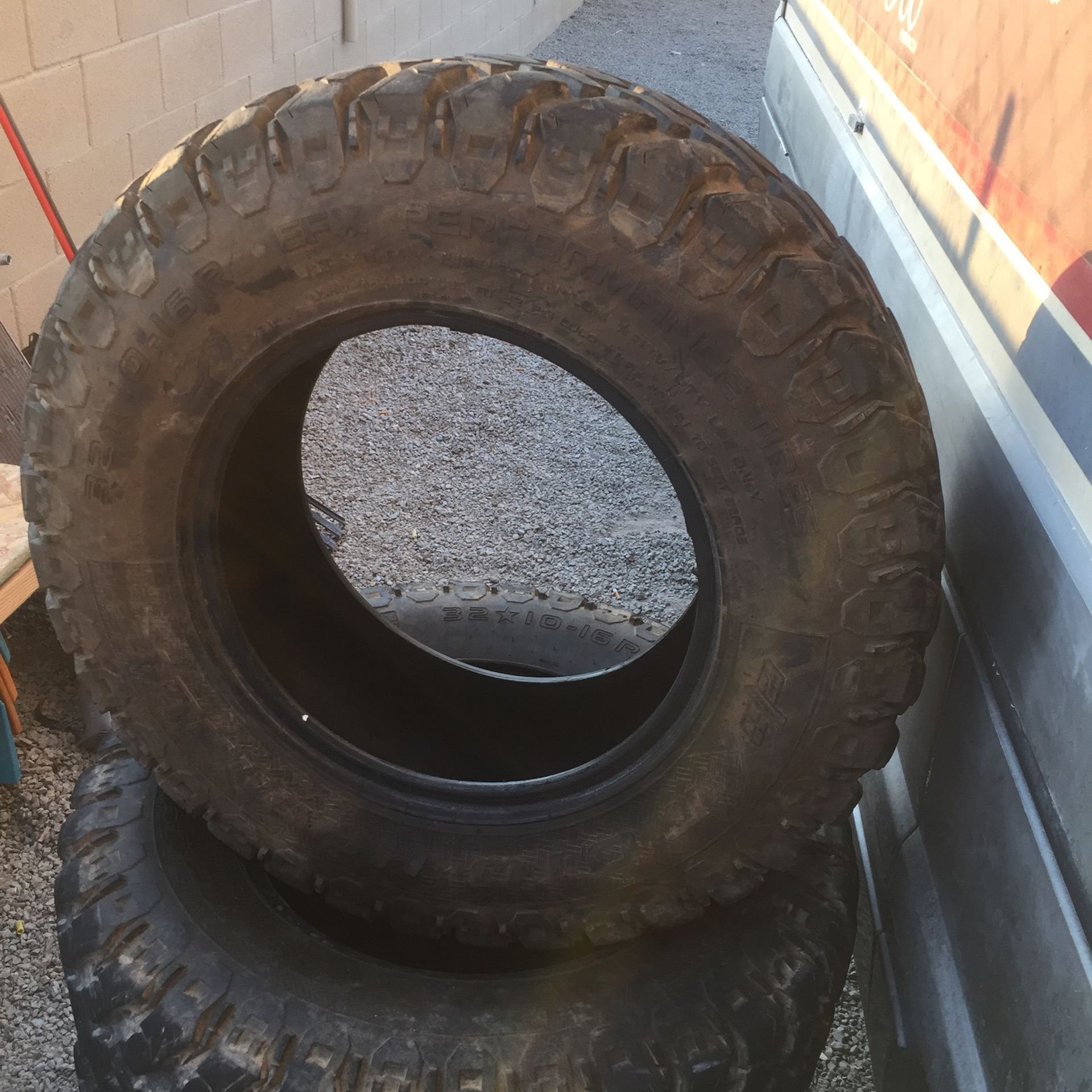 32 10 16 R E Fx Performance Tires