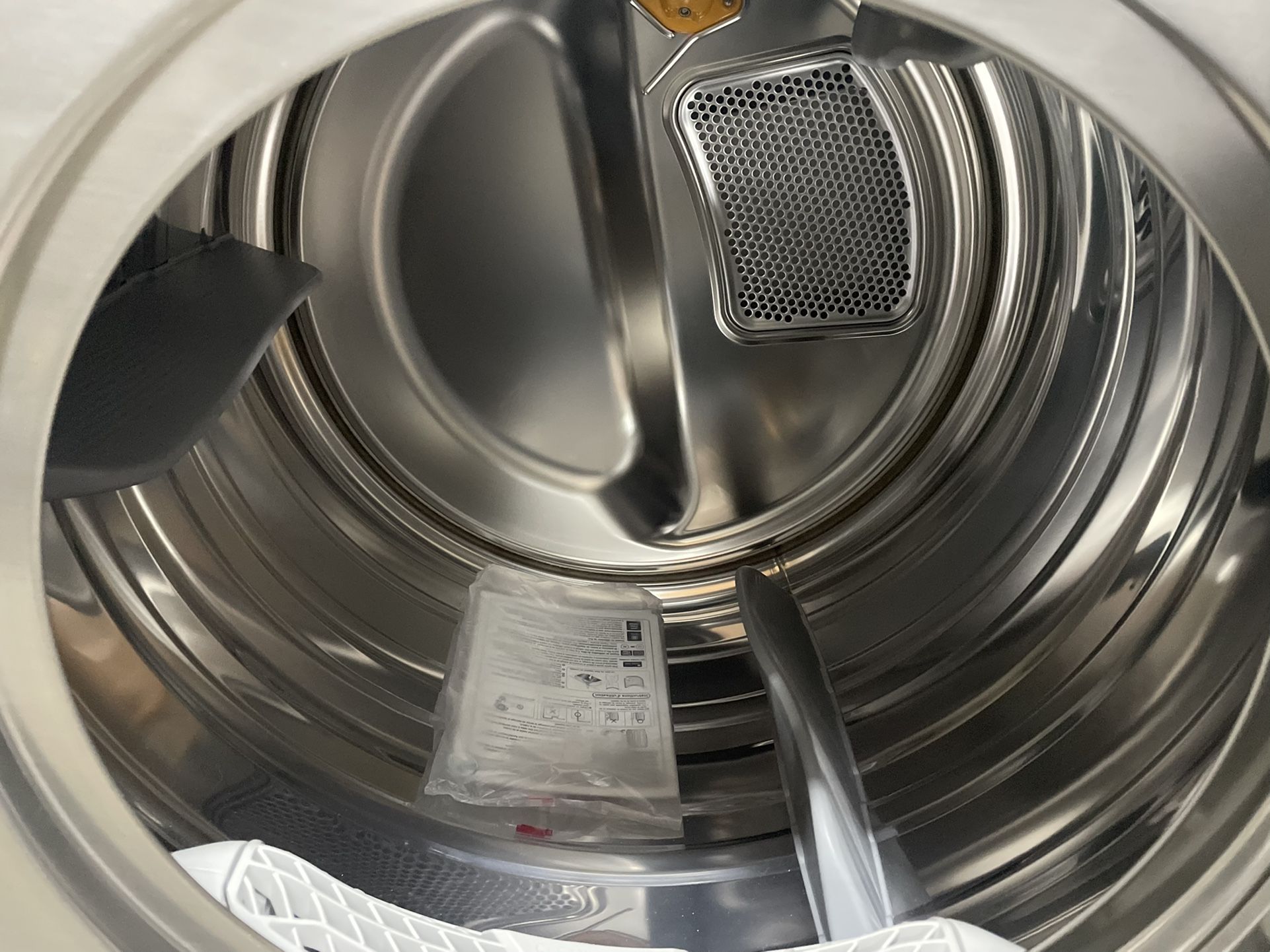 LG FRONT LOAD WASHER 5.2 CUBIC FEET AND GAS DRYER 9.0 CUBIC FEET SET