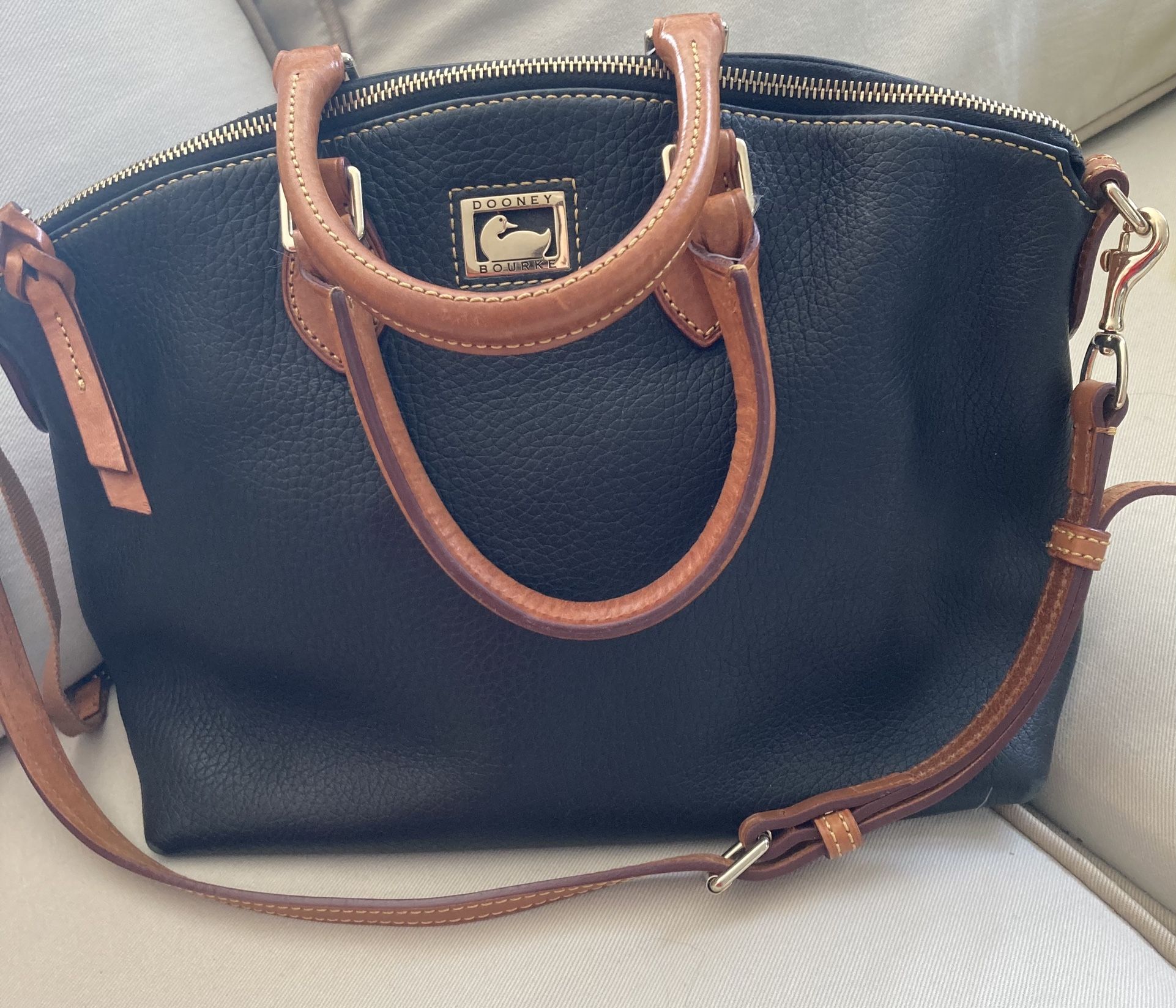 Dooney & Bourke Hand / Cross-body Bag
