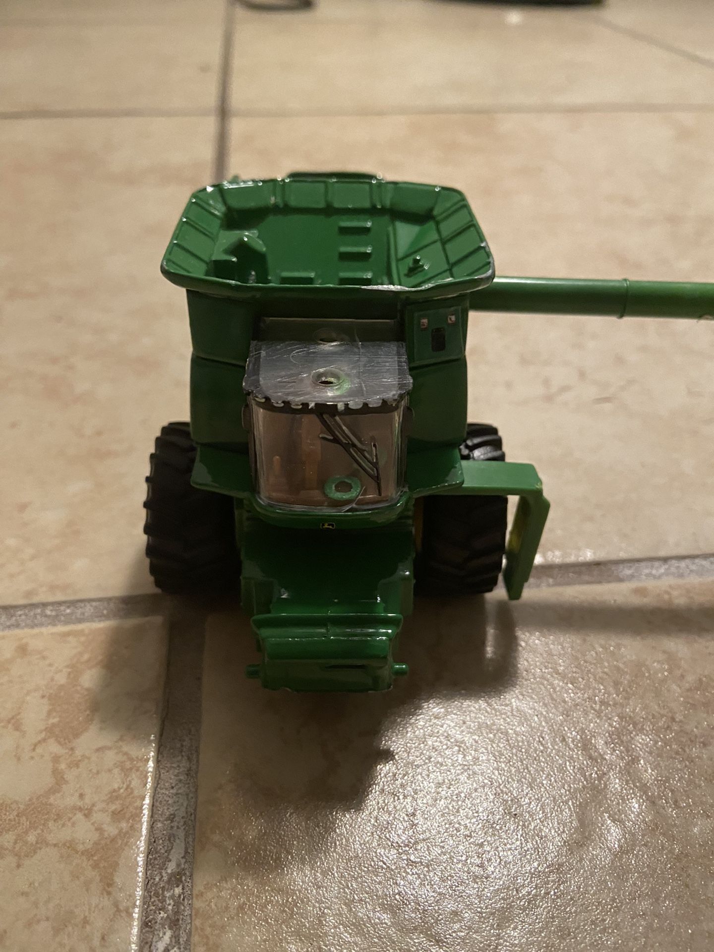 Ertl John Deer Farm Tractor “metal”