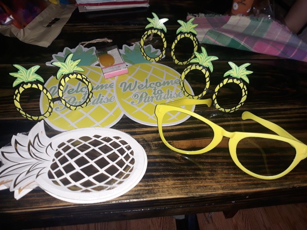 Pineapple party Decorations $5
