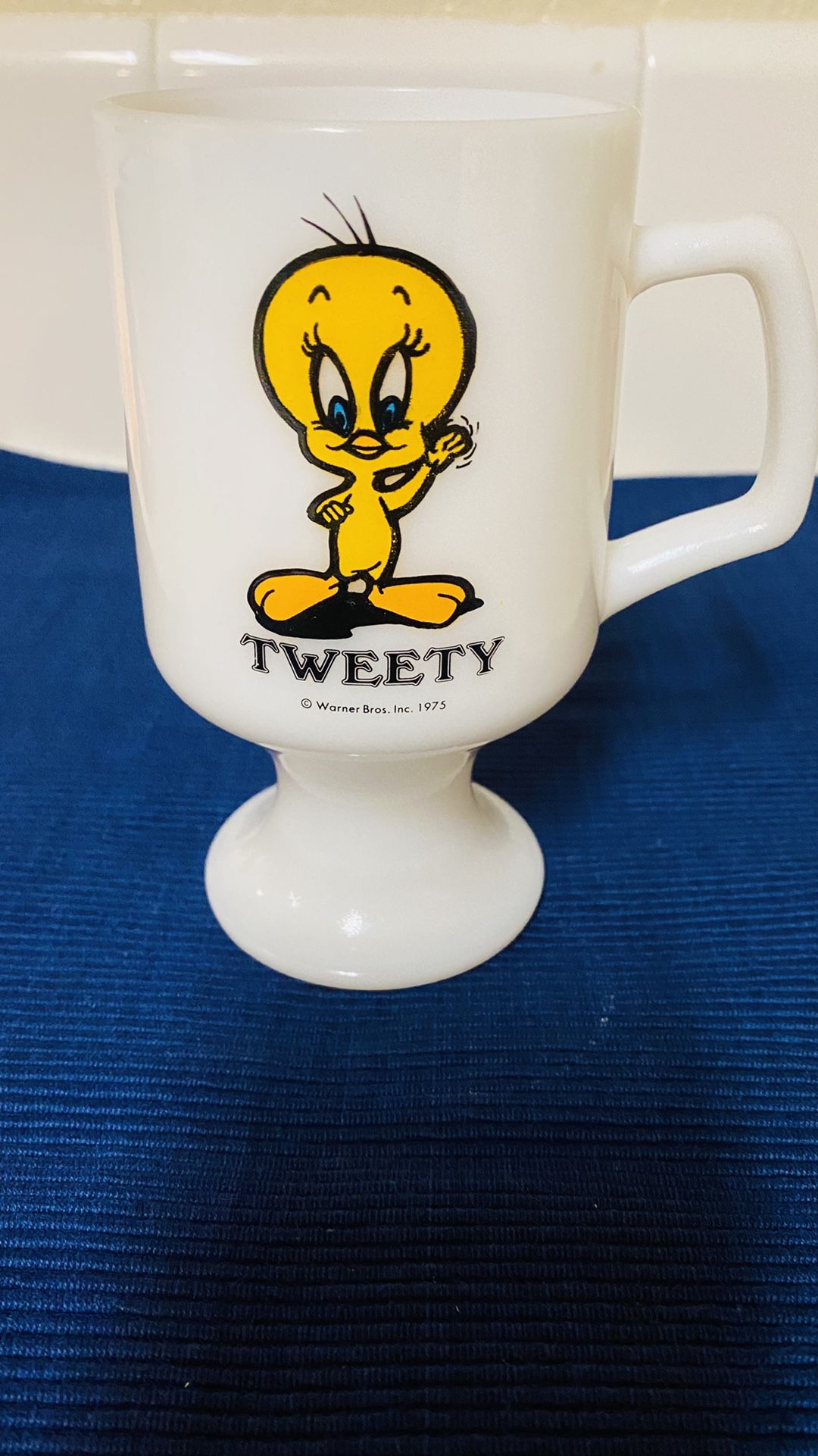 Vintage, Marriot’s Great America, Looney Toon’s, Tweety Bird, Milk Glass, Mug,