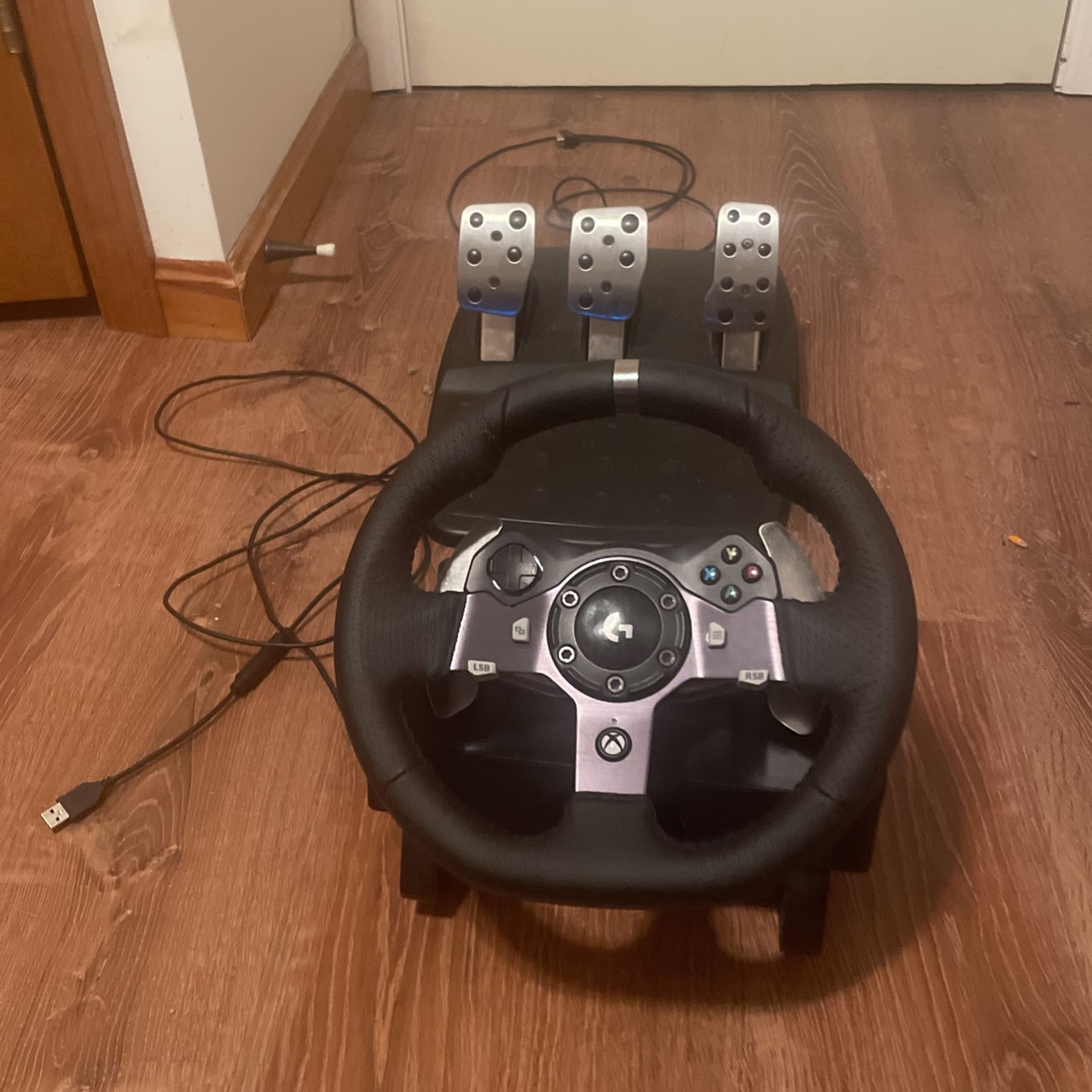 logitech G920 racing wheel