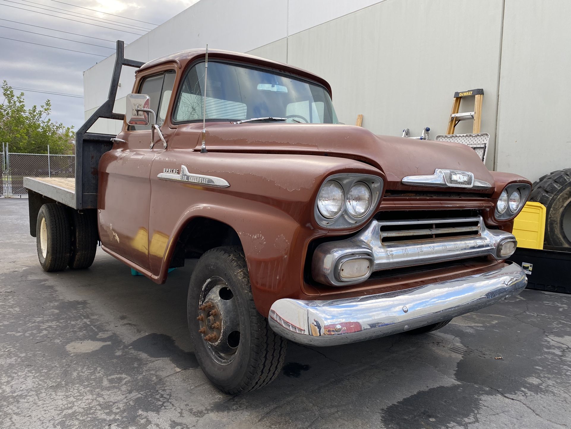 1958 Chevy Apache 1TON Dually