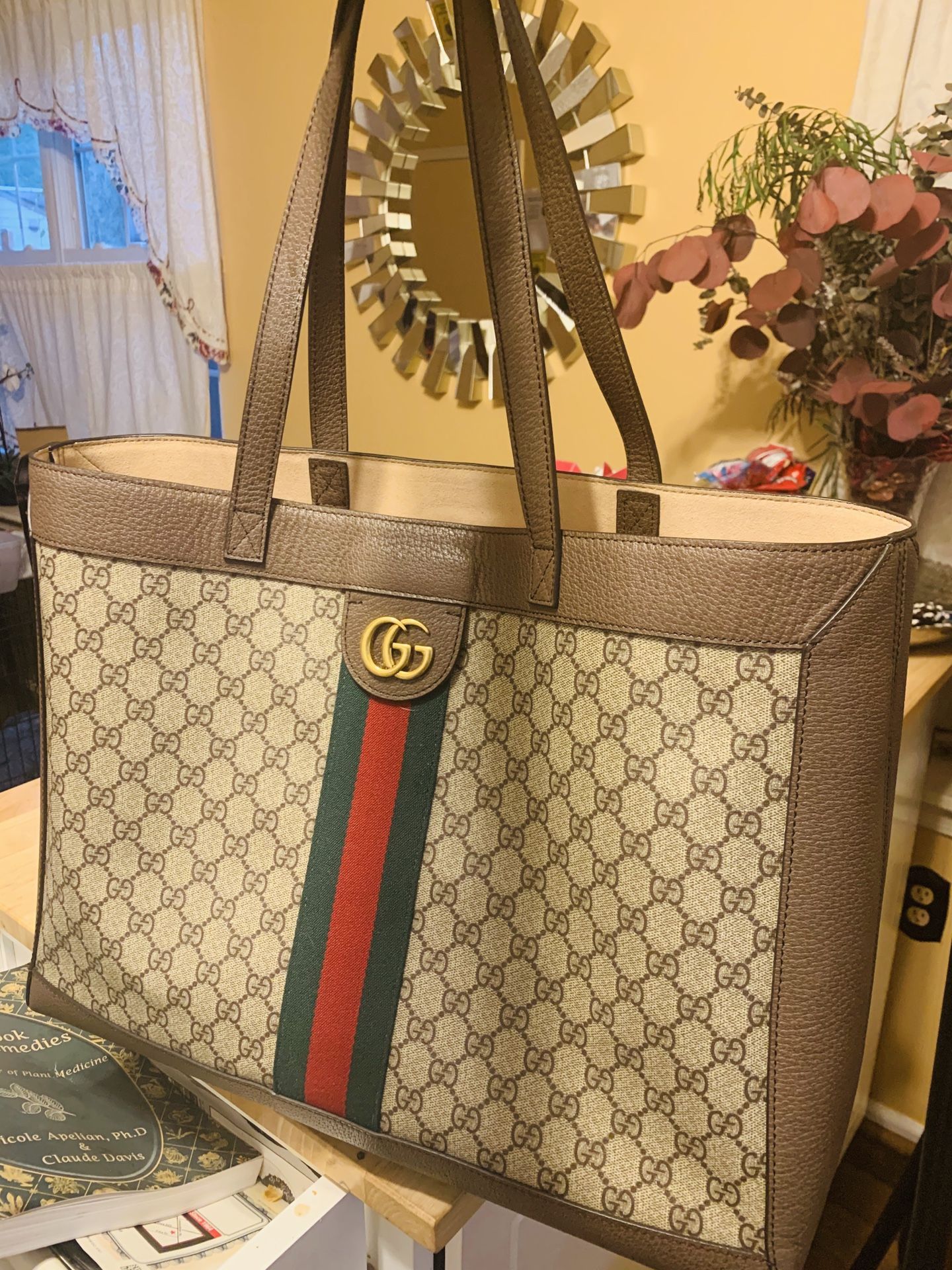 Gucci tote bag