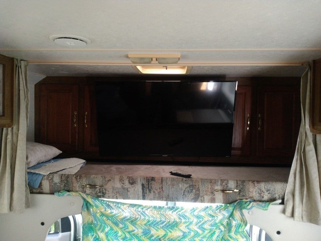 1998 Fleetwood 30 feet long Chateau Motorhome RV Class C for Sale in Clearwater, FL OfferUp