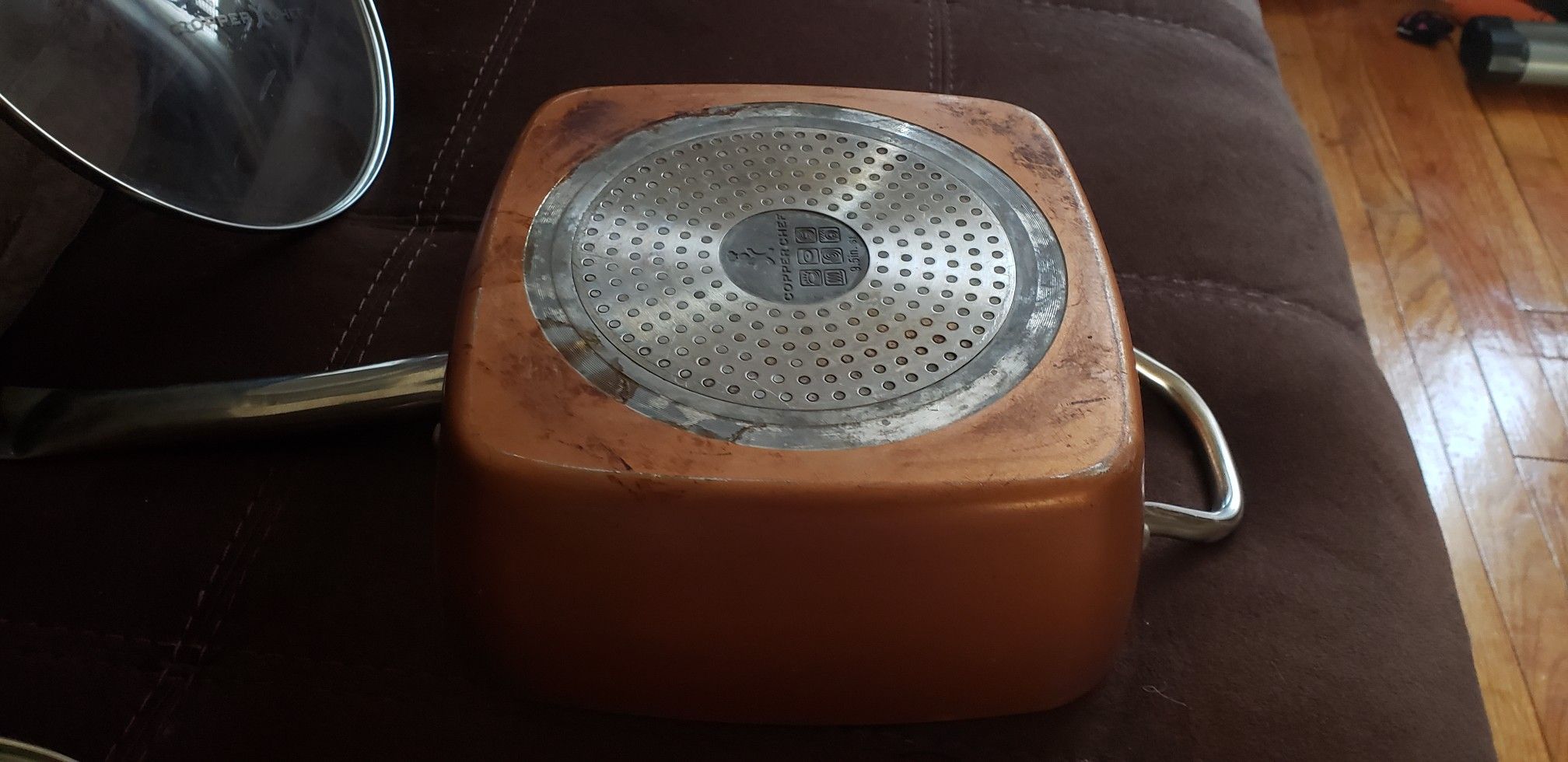COPPER CHEF FRYING PAN ,DEEP SQUARE HOLDS 4.5 QUART PAN POT, 2 LIDS COOK OVER GAS, ELECTRIC I WOULD ALSO PUT THEM IN THE STOVE WITHOUT LIDS.