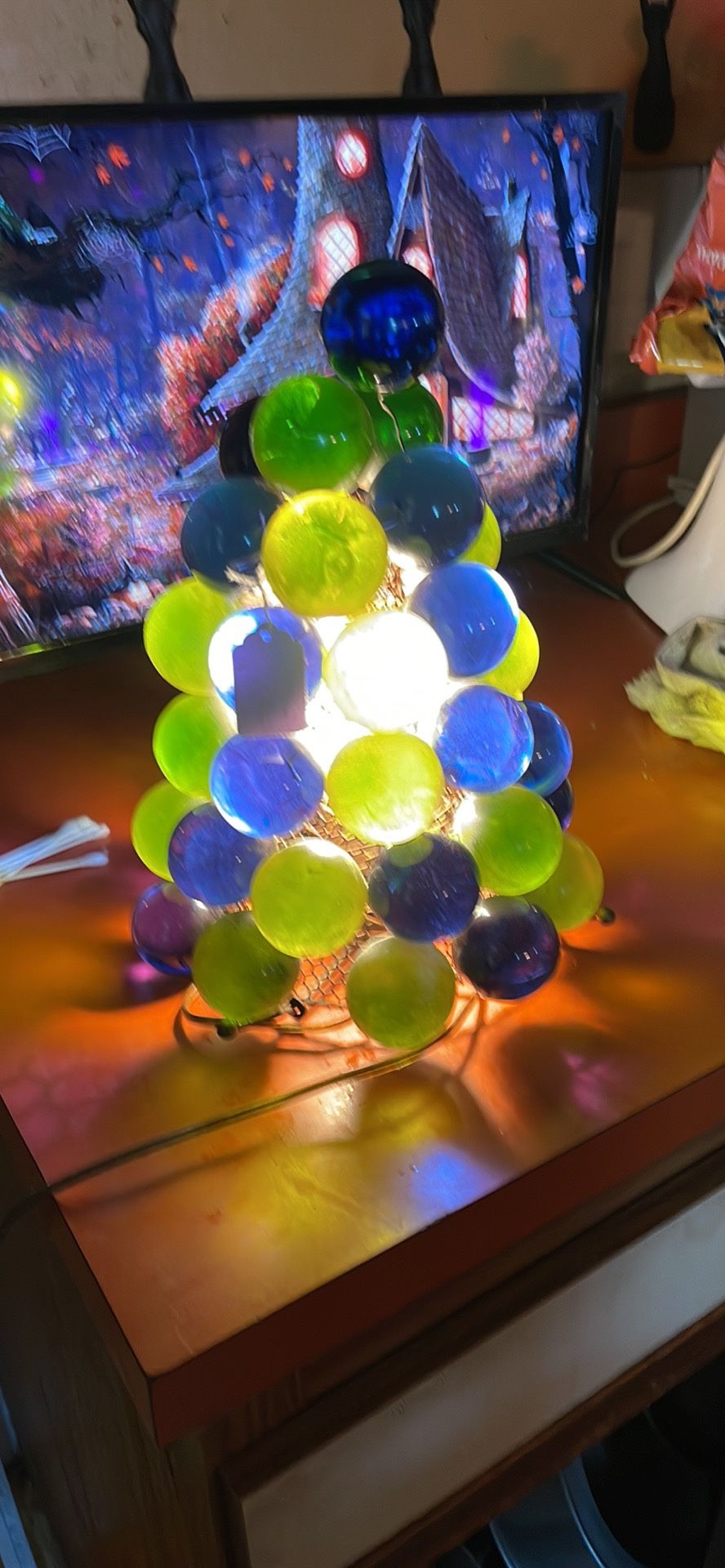 Vintage Mid Century Grape Acrylic Lucite Table Lamp