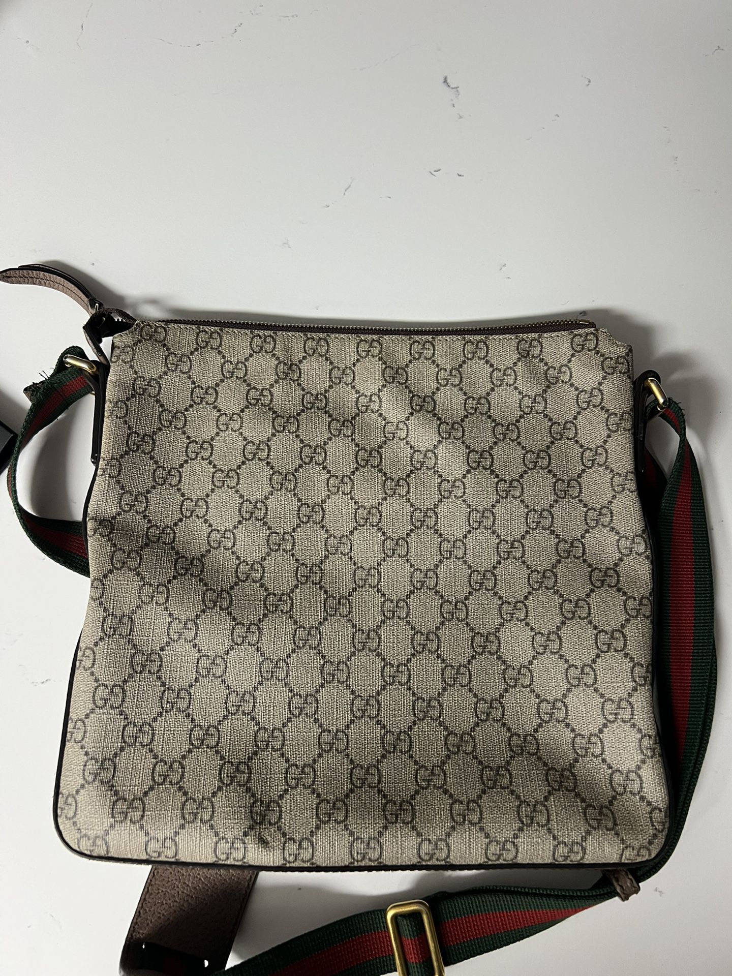 Authentic Gucci Surpreme Messenger Bag 
