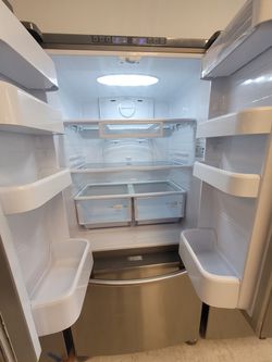 Samsung  33in Stainless Steel French Door Refrigerator Used Good Condition With 90day's Warranty  Thumbnail