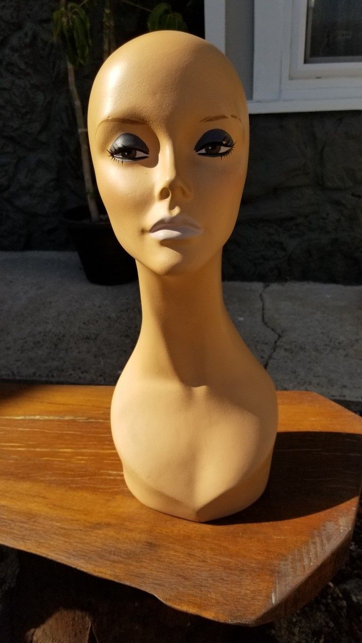 Mannequin Head