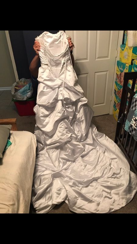 Maggie Sottero Brielle Wedding Dress Size 4