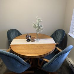 Dining Table For Sale Thumbnail