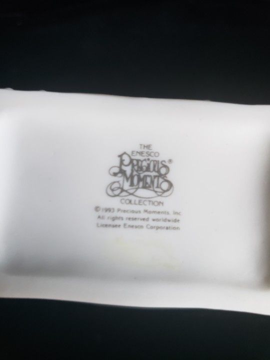 1993 Enesco Precious Moment Porcelain Mini Gift Box with dryed flowers