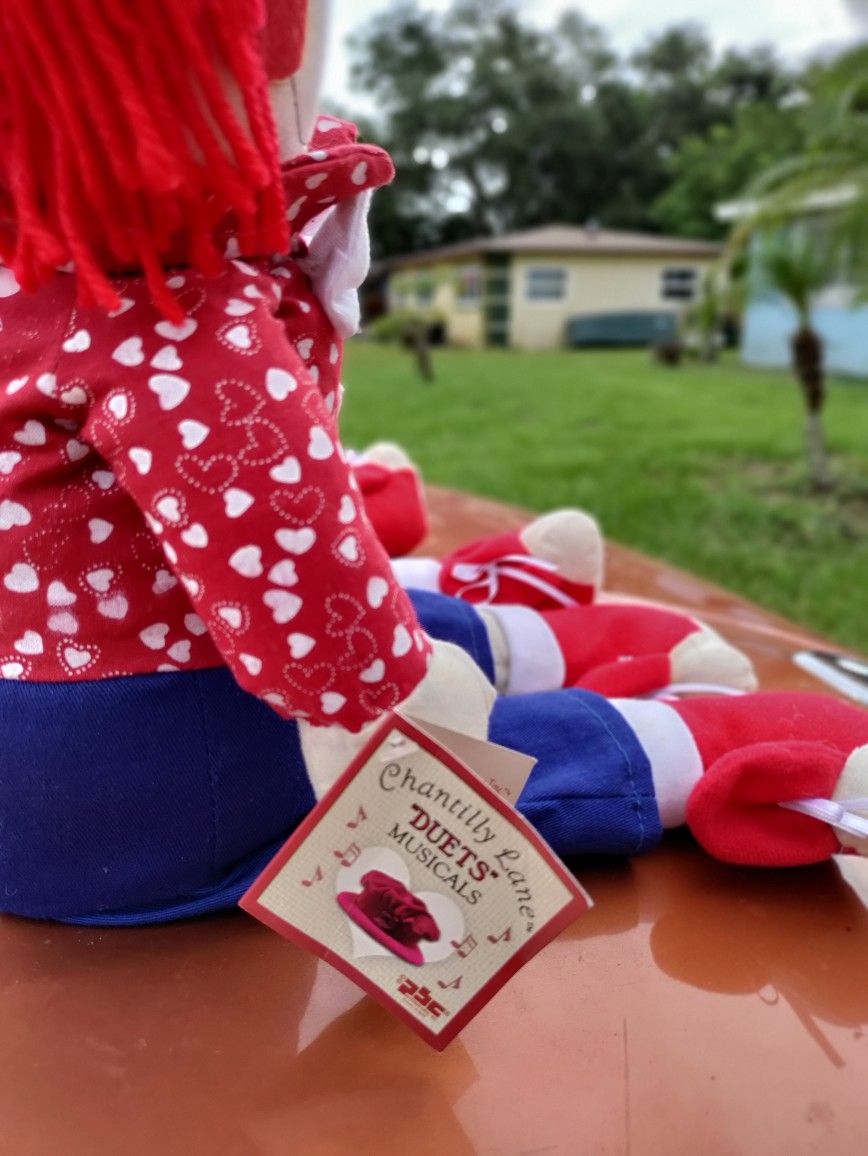 raggedy ann & andy Sining Dolls sining i got you babe by sonny & cher