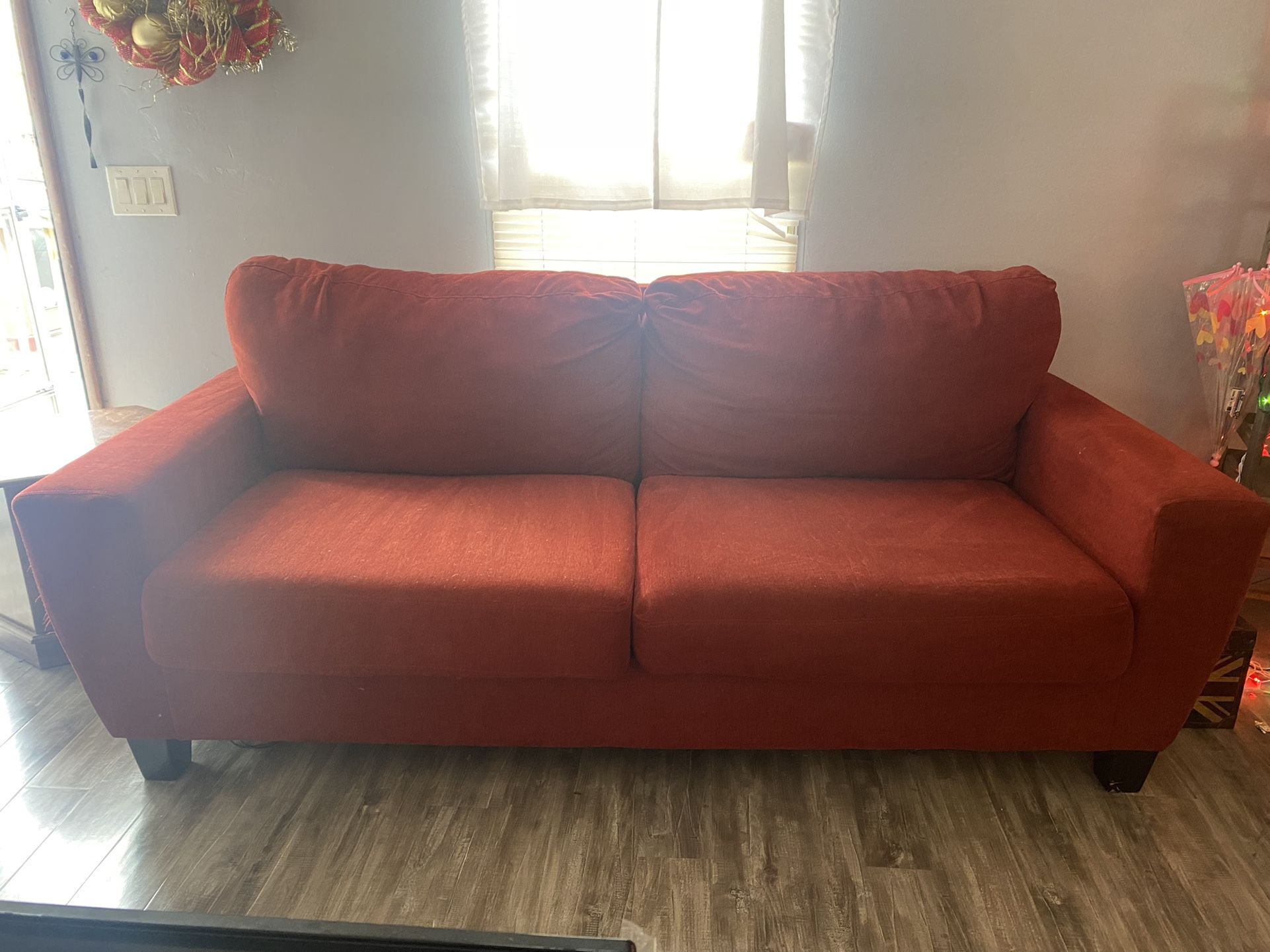 Matching Couch And Loveseat Set / Must Go Today 12/29/21