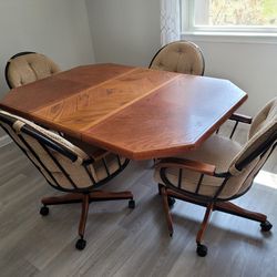 Solid Hardwood Table w/Removable Hardwood Leaf & 4x Cushioned Wheeled Chairs Thumbnail
