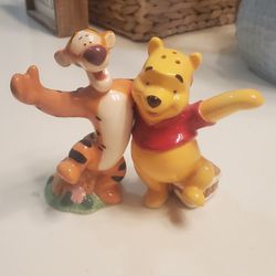 Hugging Pooh And Tigger Salt And Pepper Shaker Thumbnail