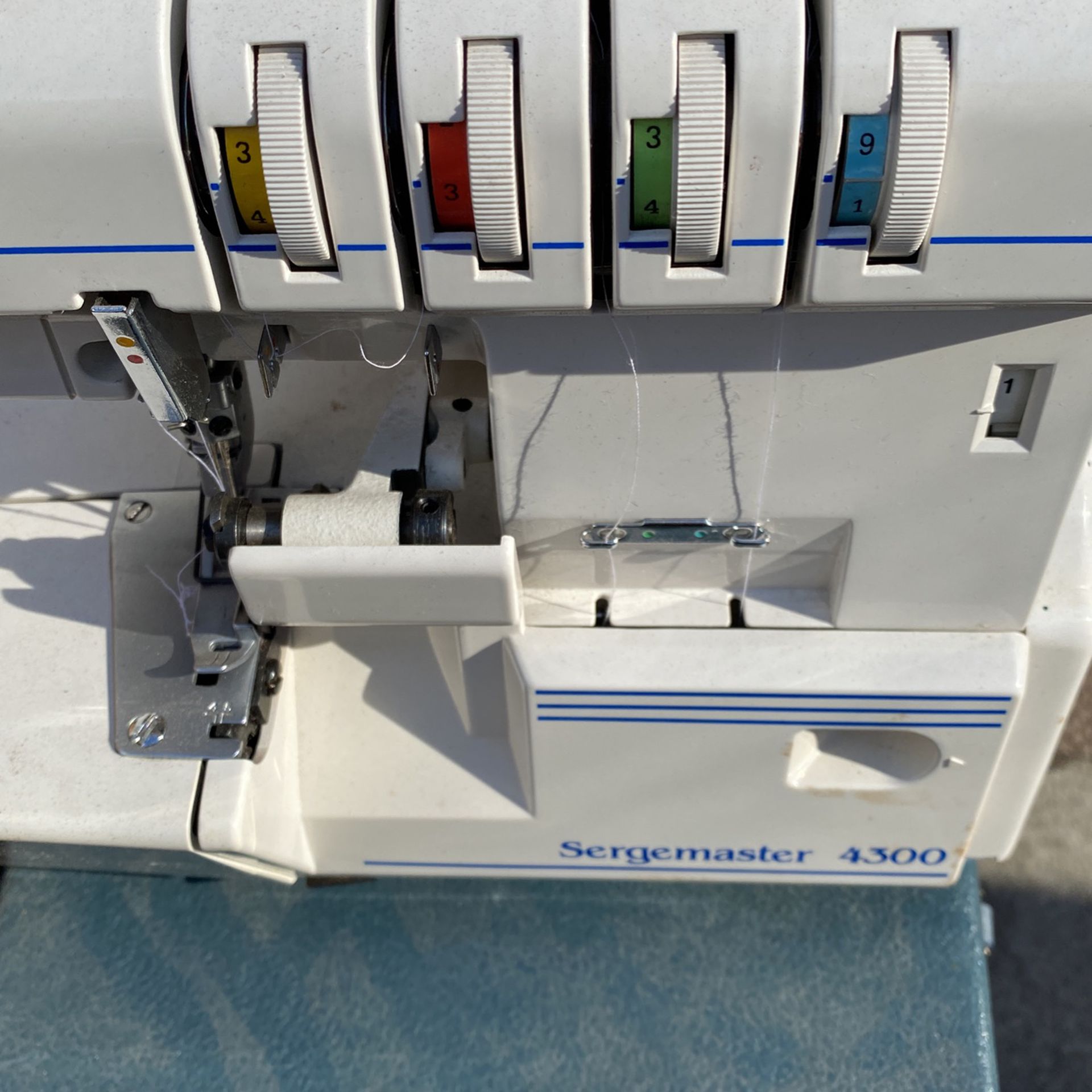 Sergemaster 4300 sewing machine An embroider