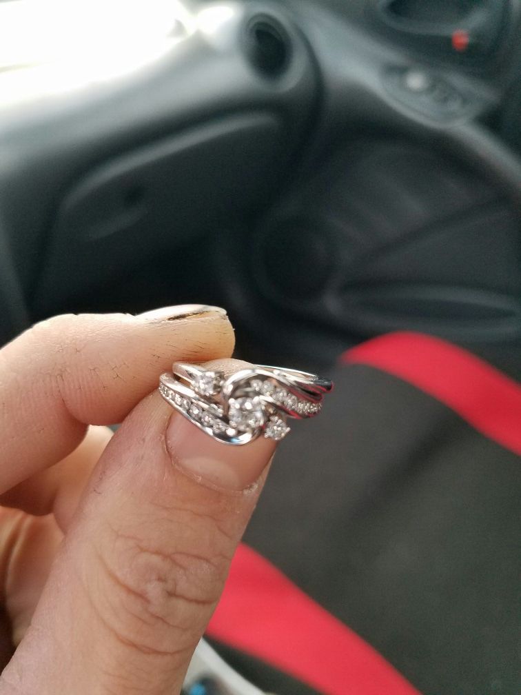 14 CT white gold wedding band set