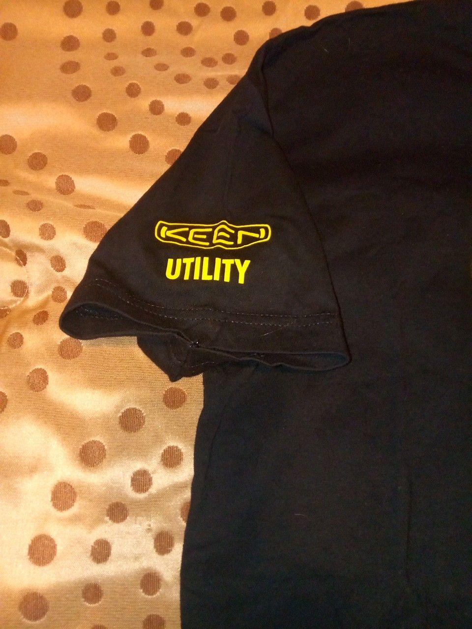 Brand new Keen utility boot brand shirt