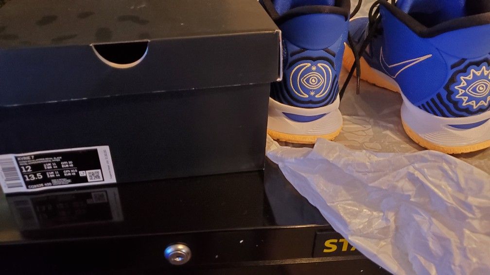 Kyrie 7