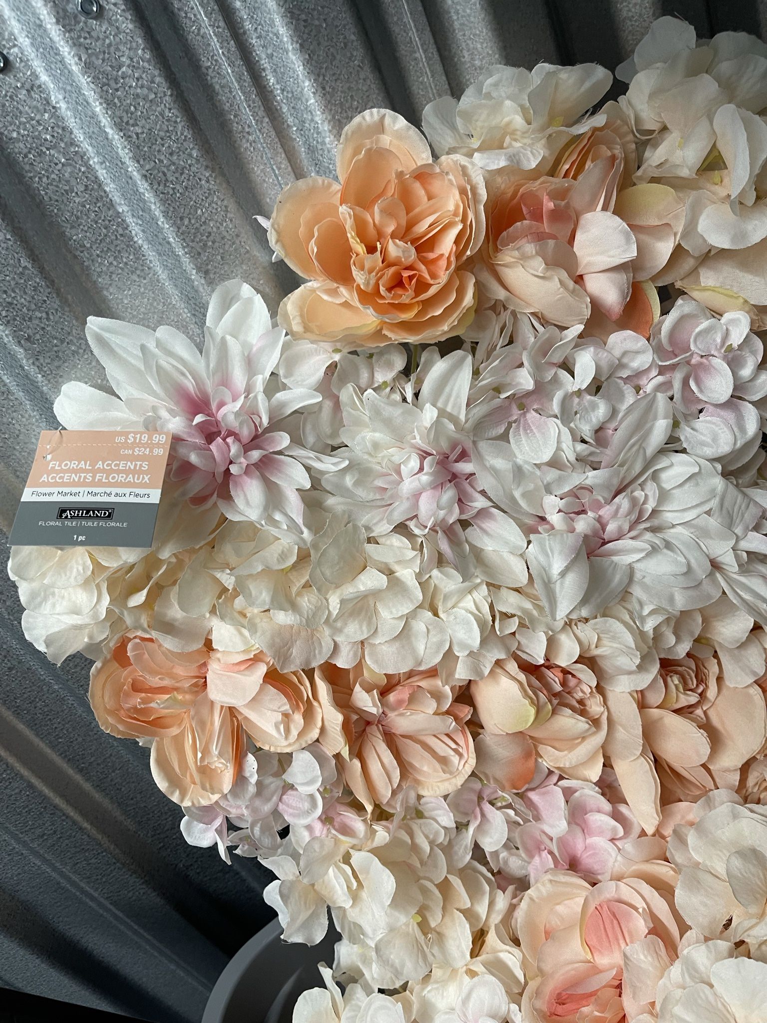 18 Square Flower Wall panels for anything are used for the wall In photo