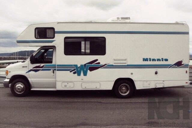 1999 Winnebago Minnie MotorHome