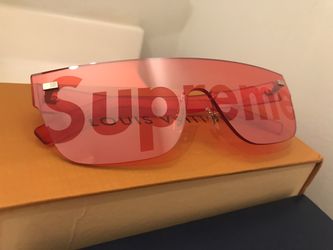 syv Springe overliggende Louis Vuitton x Supreme Glasses Red Mask Sunglasses for Sale in Boca Raton,  FL - OfferUp