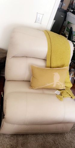 White leather Couch Thumbnail
