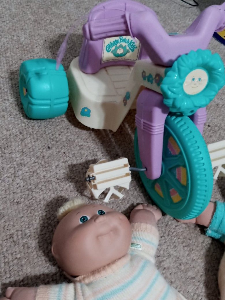 1980s Cabbage Patch Kids Dolls And Accessories Lot