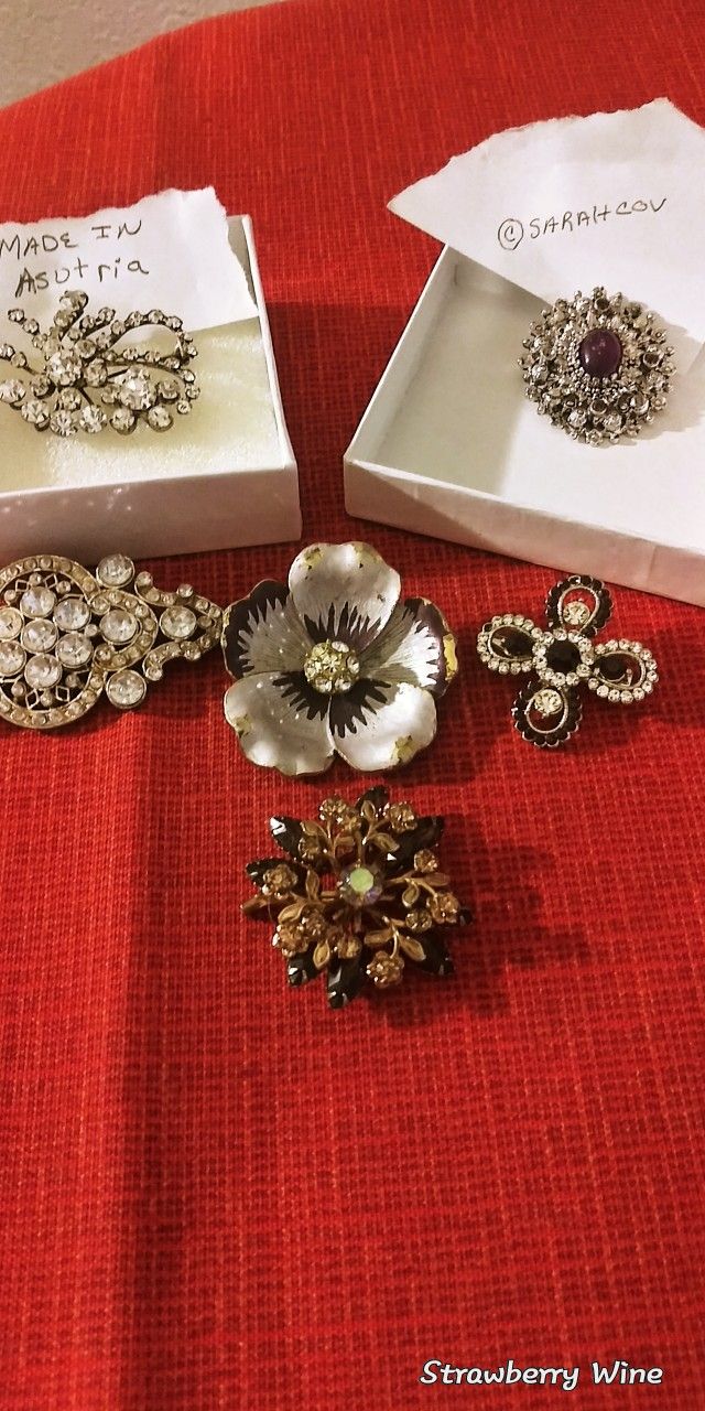 Women Brooches